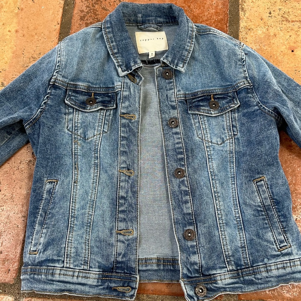 Girls Jean jacket, size M. Minimal wear.